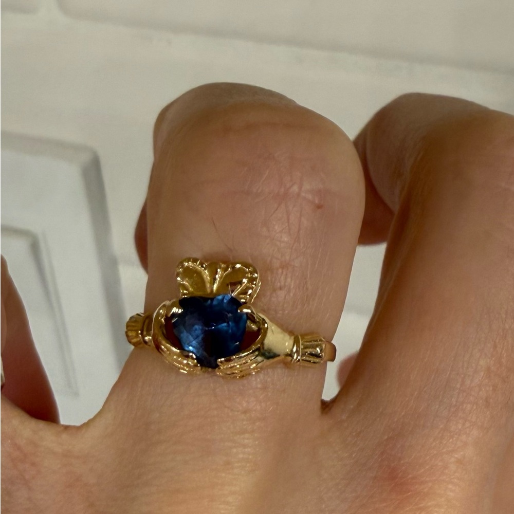 14k yellow Gold and turquoise claddagh Heart Ring